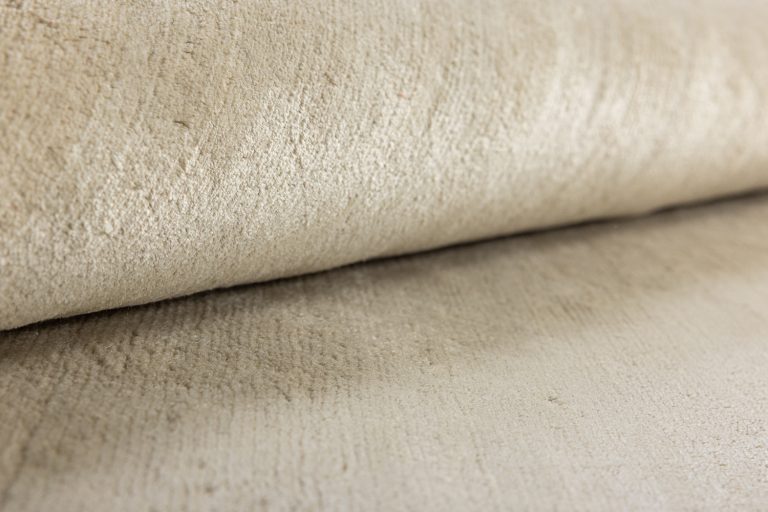 Индийский ковёр из шёлка и хлопка — BLANC DE BLANCS — PLAIN-GREY
