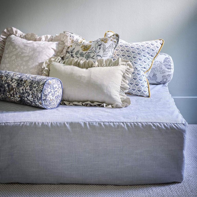 Ткань — Clarke and Clarke — FLEUR — DENIM — F1373/02