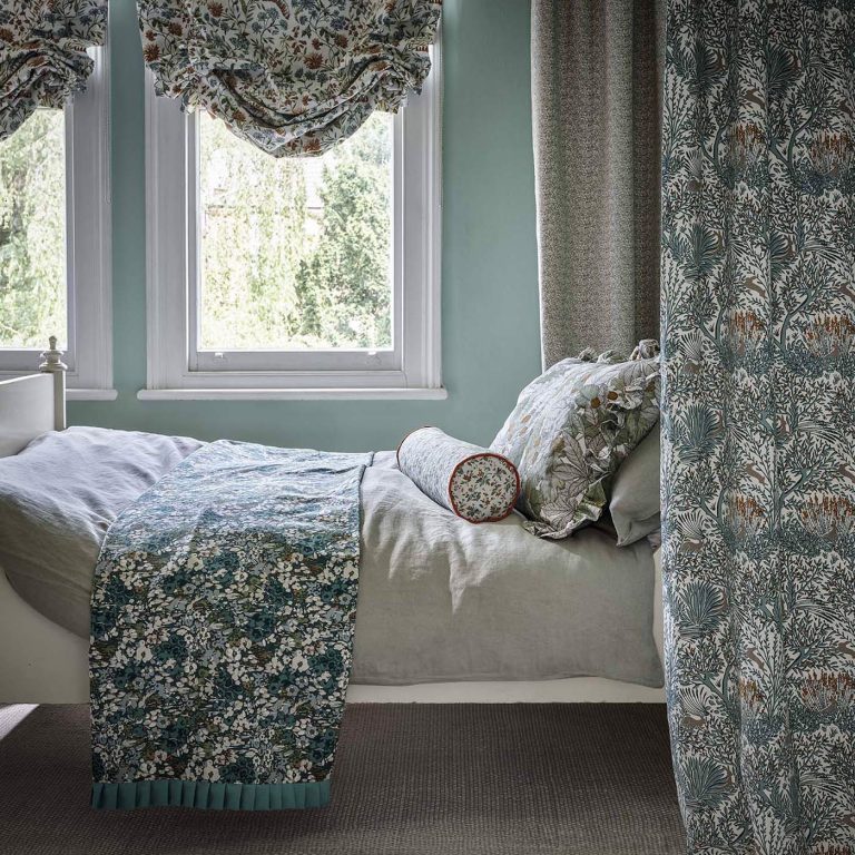 Ткань — Clarke and Clarke — SWINLEY — LINEN — F1703/04