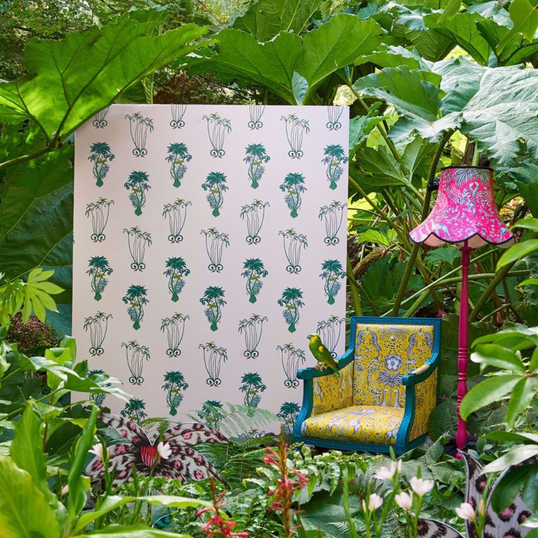 Обои — Clarke and Clarke — JUNGLE — PALMS PINK — W0101/04
