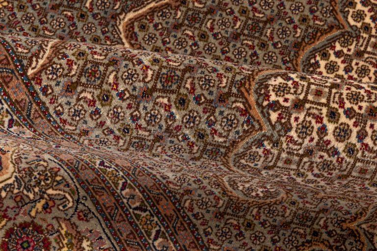 Иранский ковёр из шерсти и шёлка — TABRIZ MAHI