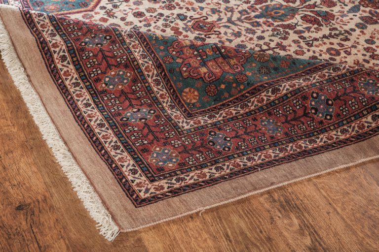 Иранский ковёр из шерсти — MIRI-QASHQAEI