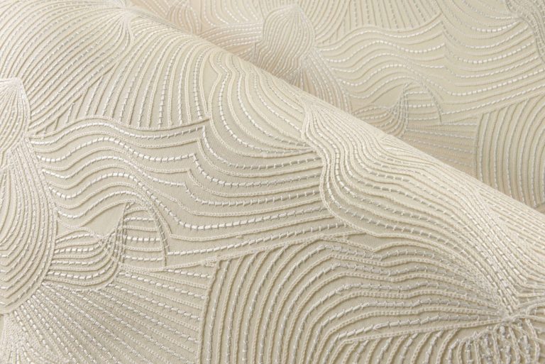 Обои Arte — TECHNO BEE EMBROIDERED — Ivory MO5040 (коллекция Moooi Wallcovering Green House)