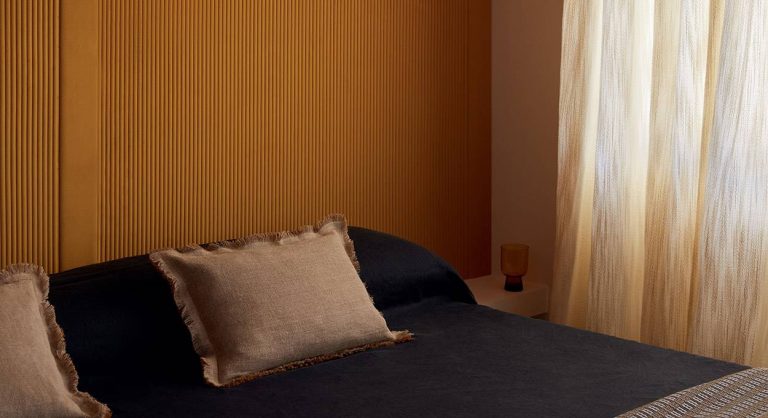 Обои Elitis — Colonne RM 1044 05 (Коллекция Rayures jumelles )