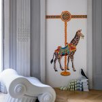 Обои Pierre Frey — La girafe du carrousel — Multicolore FP247001 (коллекция Carrousel)