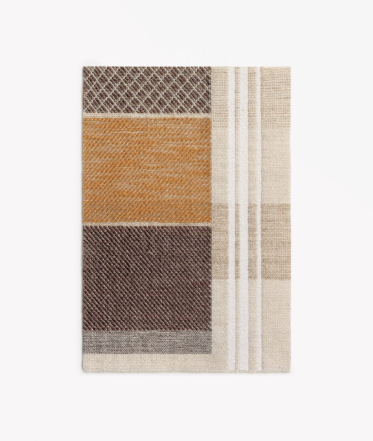 Ткань — Dedar — Untitled — 002 gold brown over sand — 00T2002202002