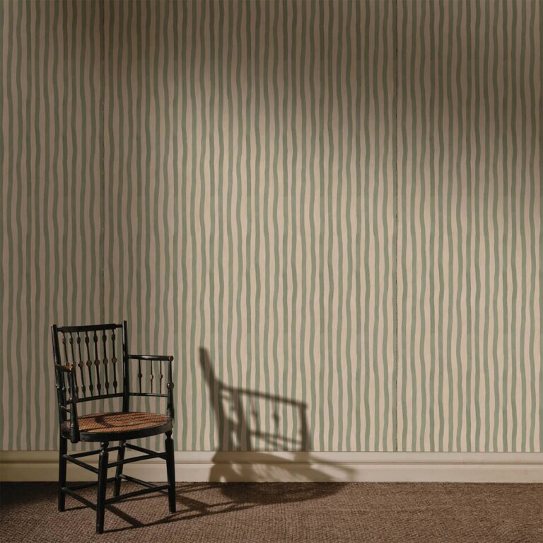 Обои House of Hackney — Artist’s Stripe — Sap & Alabaster