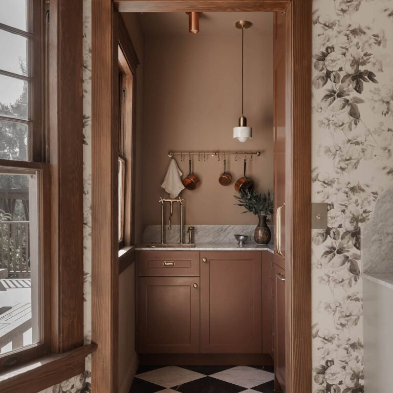 Обои House of Hackney — London Rose Traditional — Smoke Grey