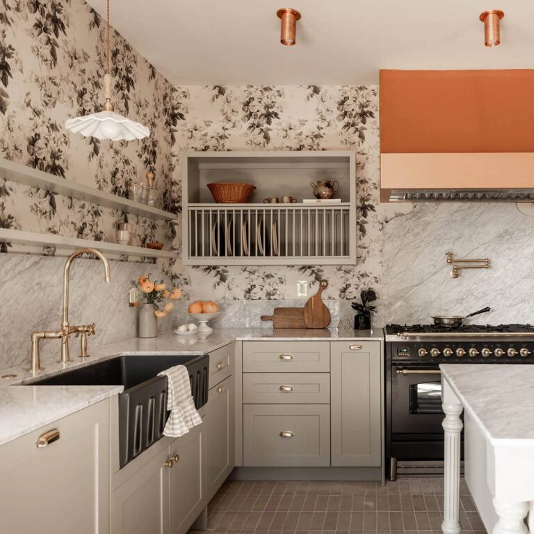 Обои House of Hackney — London Rose Traditional — Smoke Grey