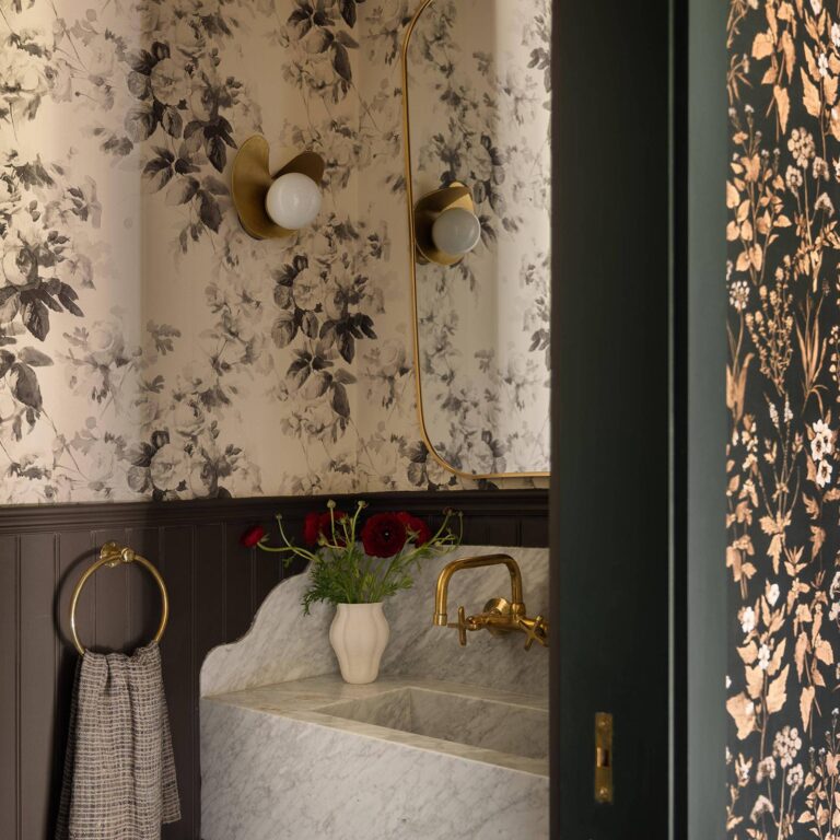 Обои House of Hackney — London Rose Traditional — Smoke Grey