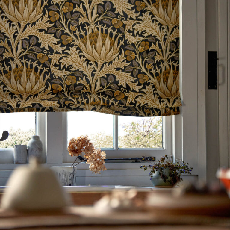 Ткань Morris & Co — Artichoke Velvet — Midnight/Pearwood — 227003
