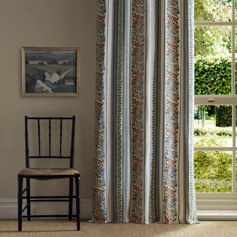 Ткань Morris & Co — Bluebell & Peony Embroidery — Rose/Woad — 237661