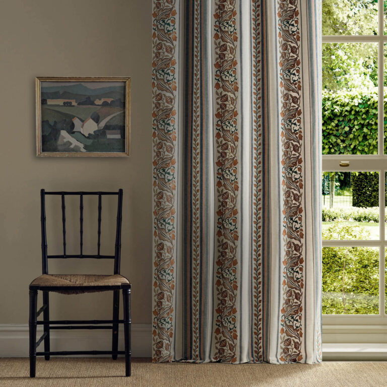Ткань Morris & Co — Bluebell & Peony Embroidery — Russet/Forest — 237660