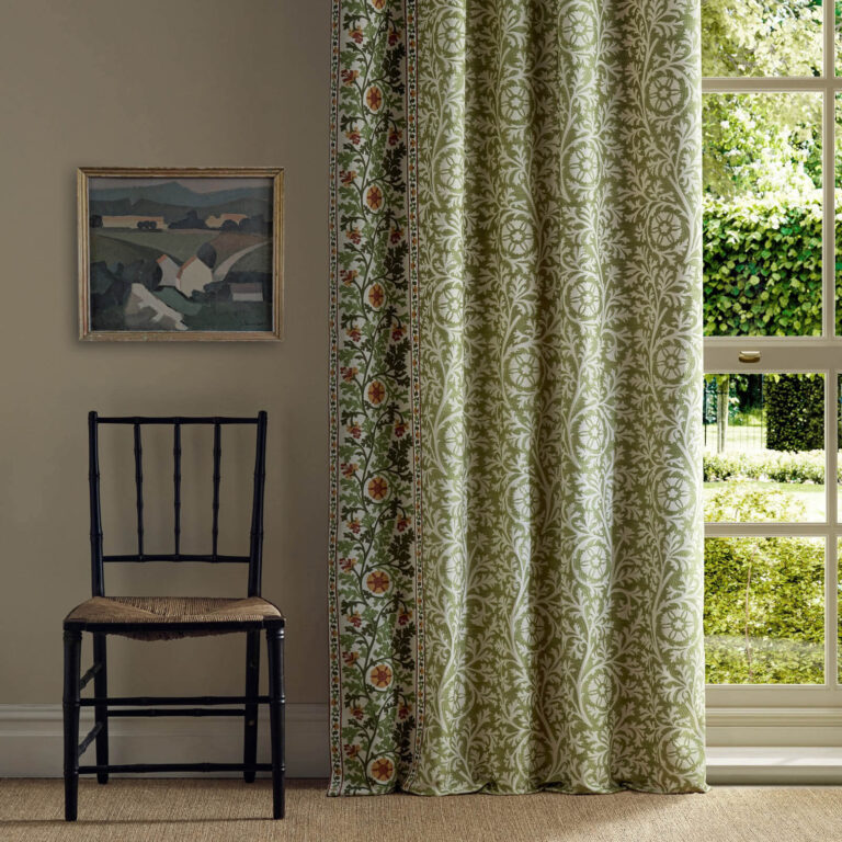Ткань Morris & Co — Chamomile Embroidery — Forest — 237655