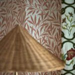 Обои Morris & Co — Emerys Willow — Chrysanthemum Pink — 217186