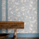 Обои Morris & Co — Etched Scrolling Tulip — Faded Indigo — 217604