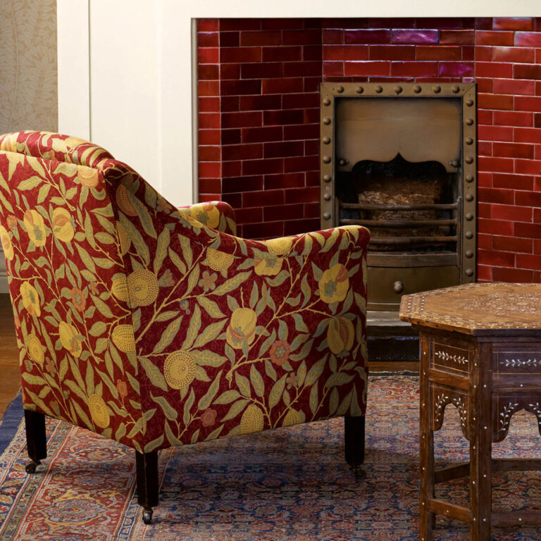 Ткань Morris & Co — Fruit Weave — Crimson/Thyme — 230287