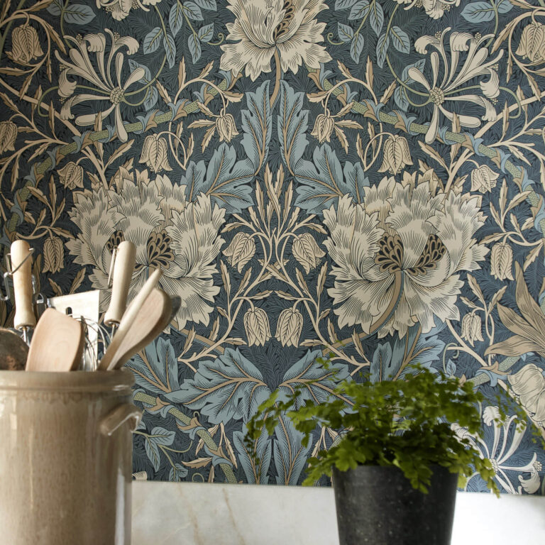 Обои Morris & Co — Honeysuckle & Tulip — Woad/Thyme — 217371