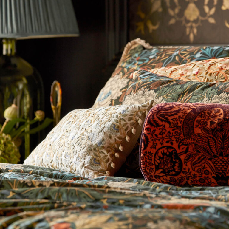 Ткань Morris & Co — Indian Flock Velvet — Russet/Mulberry — 236943