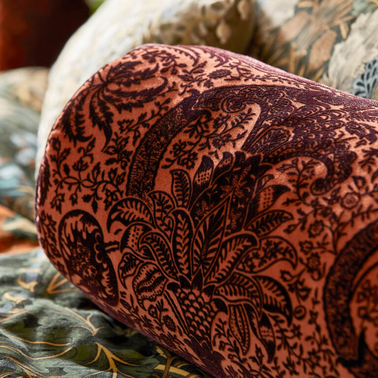 Ткань Morris & Co — Indian Flock Velvet — Russet/Mulberry — 236943