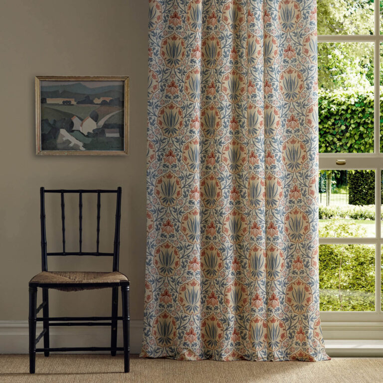 Ткань Morris & Co — Iris & Rose — Indigo/Crimson — 227374