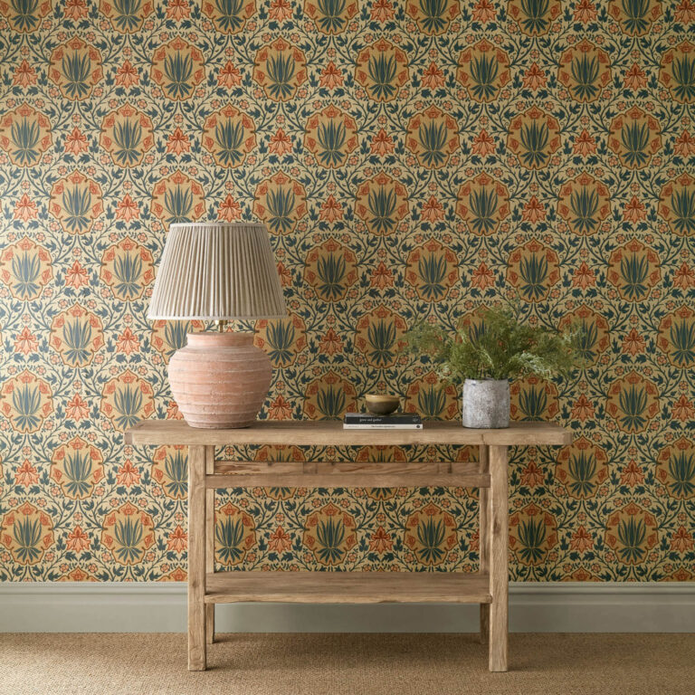 Обои Morris & Co — Iris & Rose — Indigo/Crimson — 217566