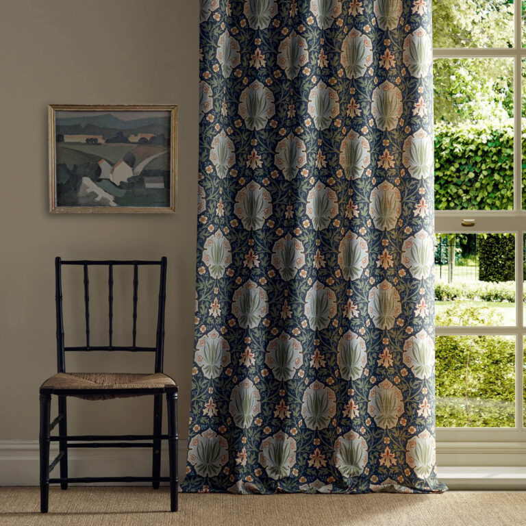 Ткань Morris & Co — Iris & Rose — Indigo/Thyme — 227375