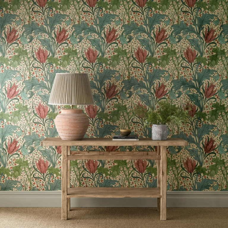 Обои Morris & Co — Lent Lily — Plum/Bayleaf — 217596