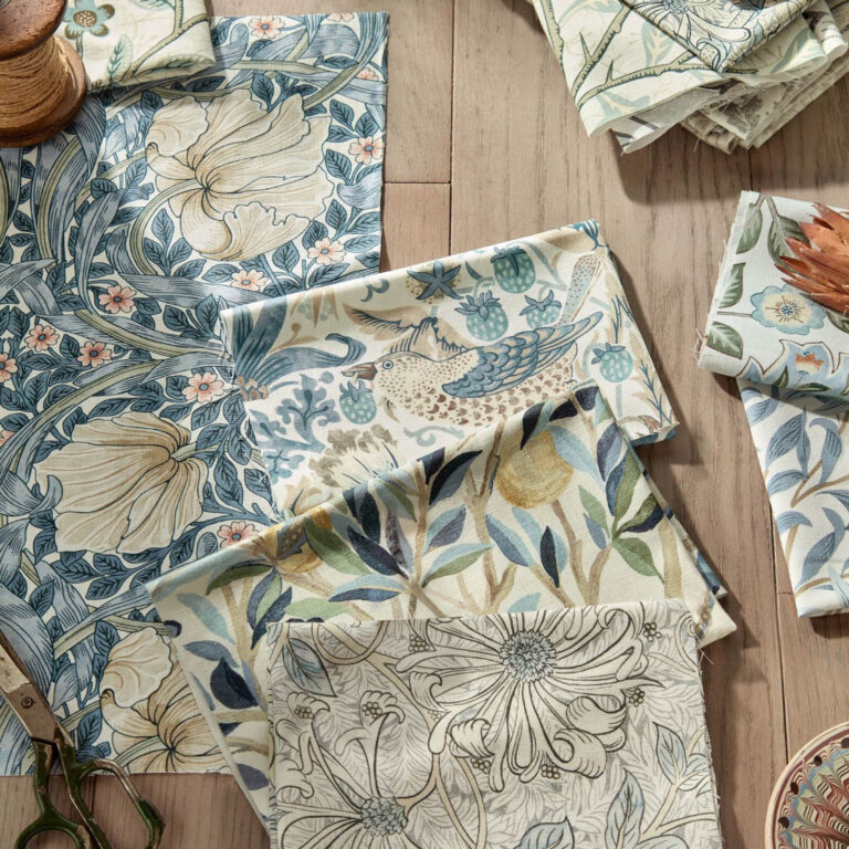 Ткань Morris & Co — Pimpernel Wide Width — Light Blue/Coral — 227281
