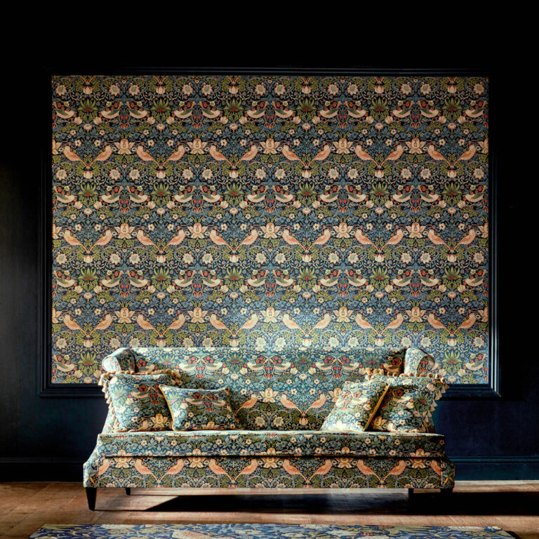 Ткань Morris & Co — Strawberry Thief Velvet — Indigo/Thyme — 236932